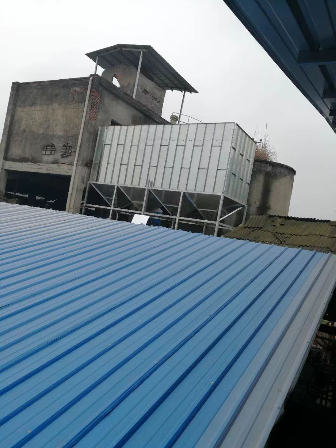 你知道在安装武汉脉冲布袋除尘器时要注意的问题以及安装方法吗